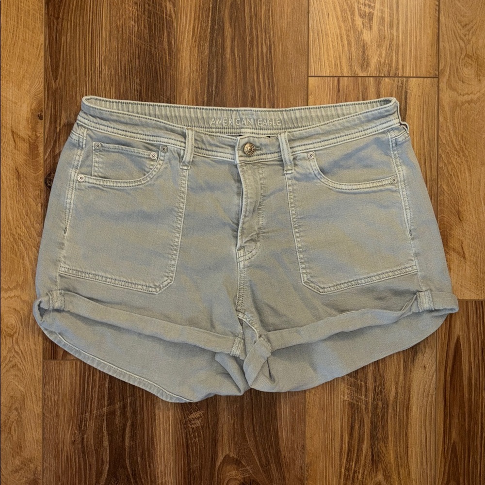2/$22🌼 American Eagle Outfitters Women’s Olive Green Jean Shorts size 12